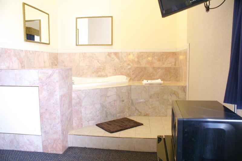 אדיסון Raritan Hotel מראה חיצוני תמונה